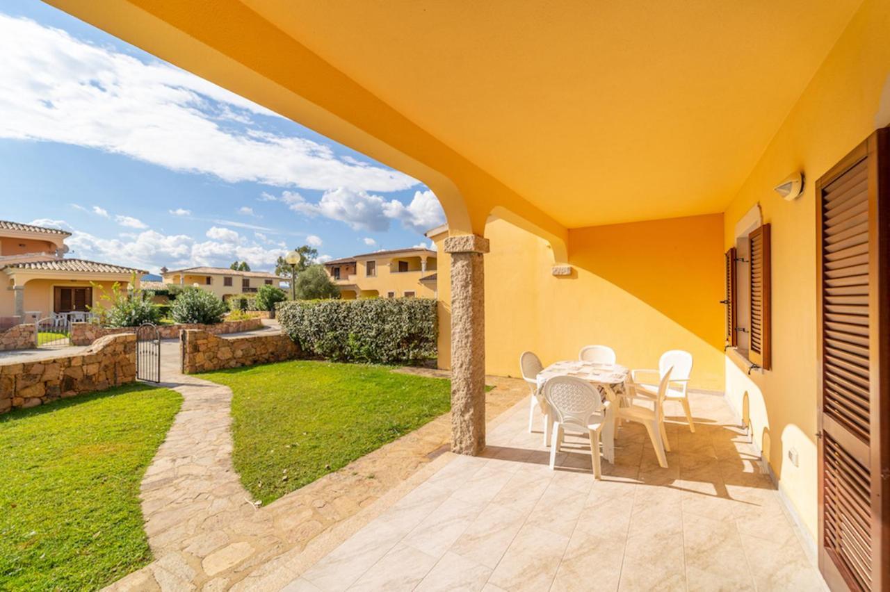 Iss Travel, Ambra Apartments - 800 M From La Cinta Beach سان تيودورو المظهر الخارجي الصورة