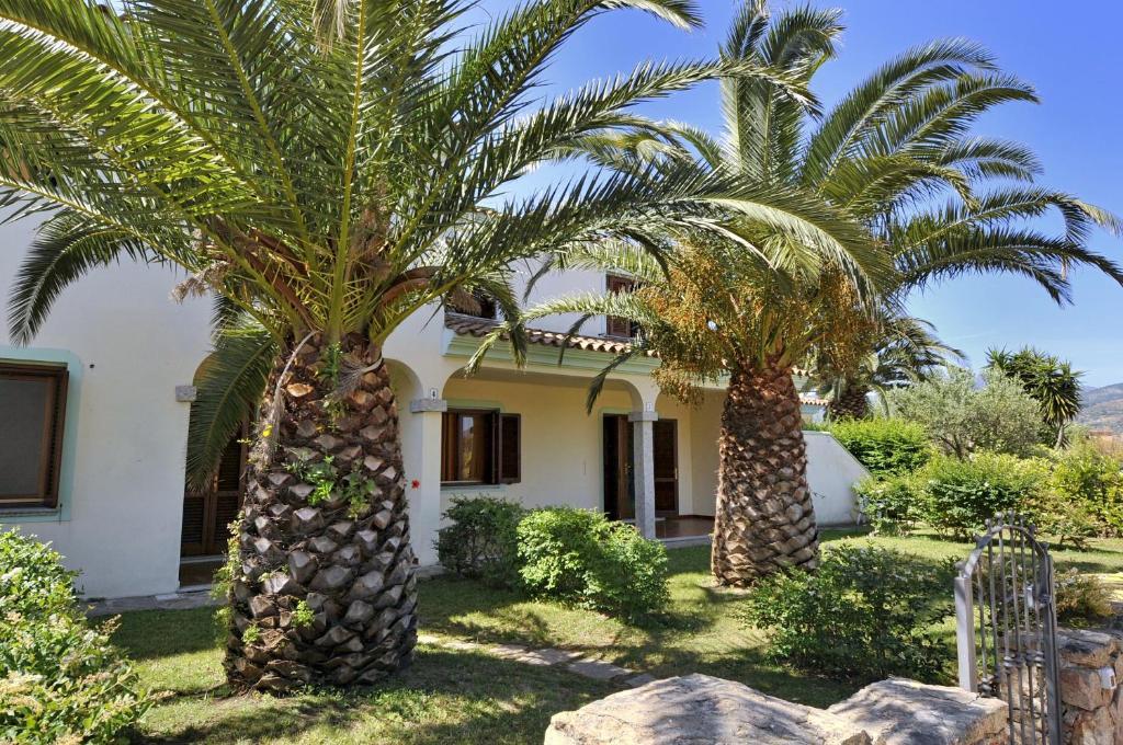 Iss Travel, Ambra Apartments - 800 M From La Cinta Beach سان تيودورو الغرفة الصورة